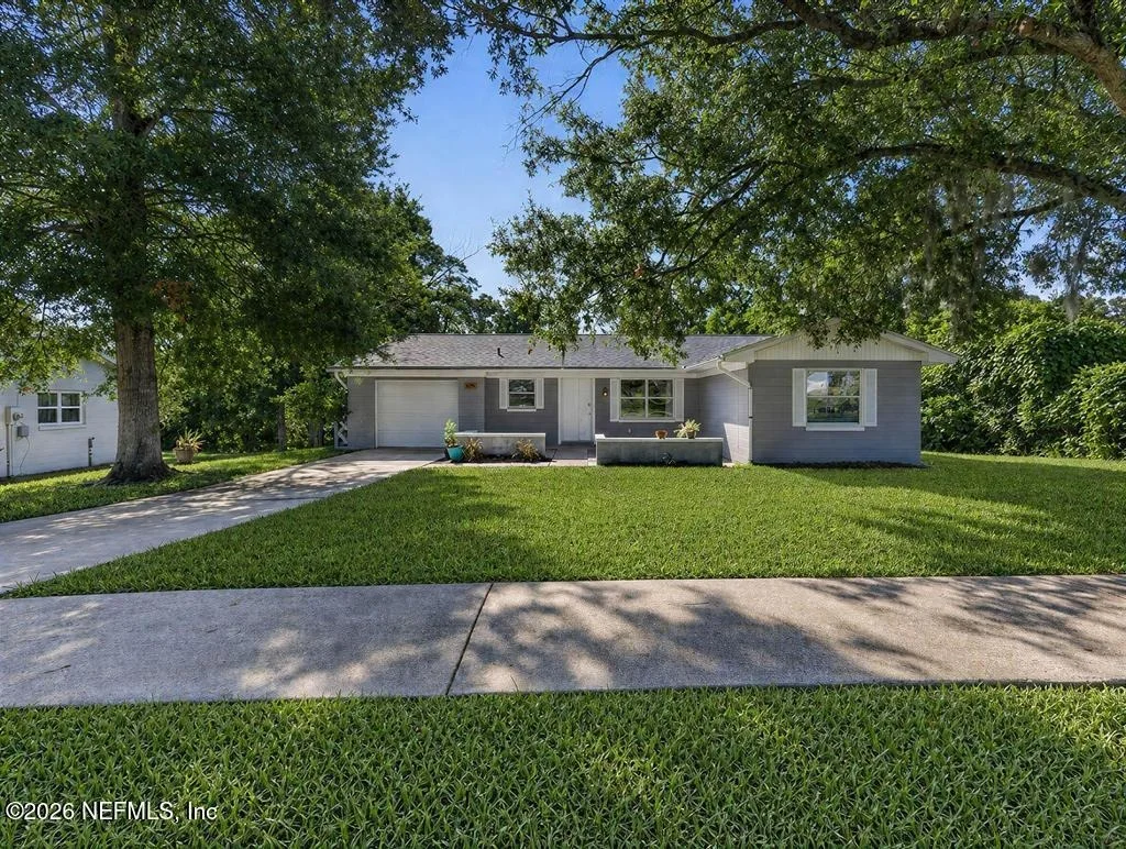 Photo of 474 CASUARINA Circle