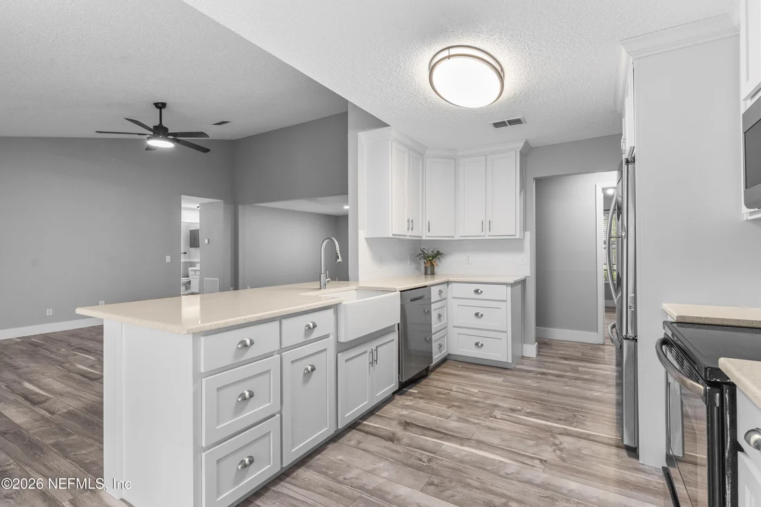 Photo of 7031 OAKRIDGE Loop