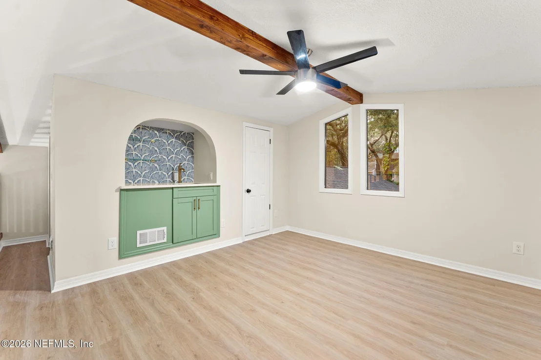 Photo of 1875 LIVE OAK Lane