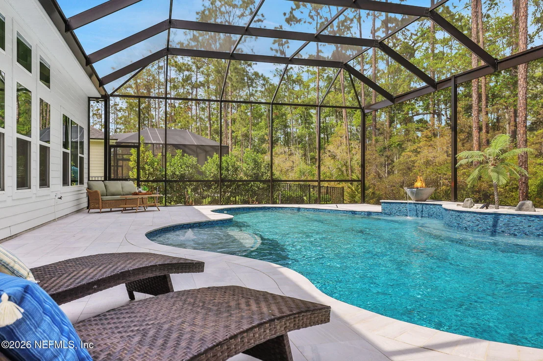 Photo of 446 PALM CREST Drive