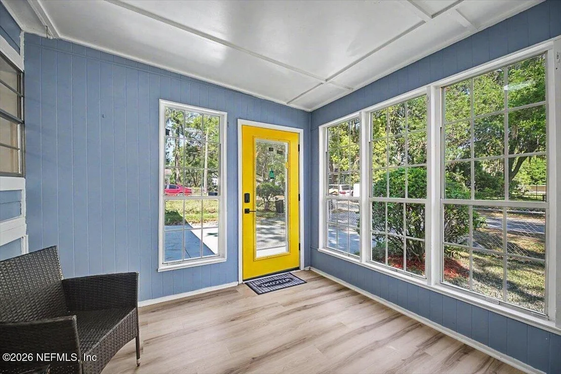 Photo of 2520 LARSEN Road