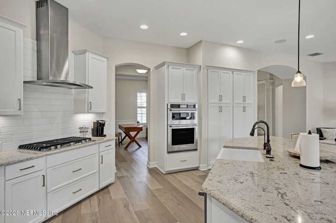 Photo of 77 MANOR Lane