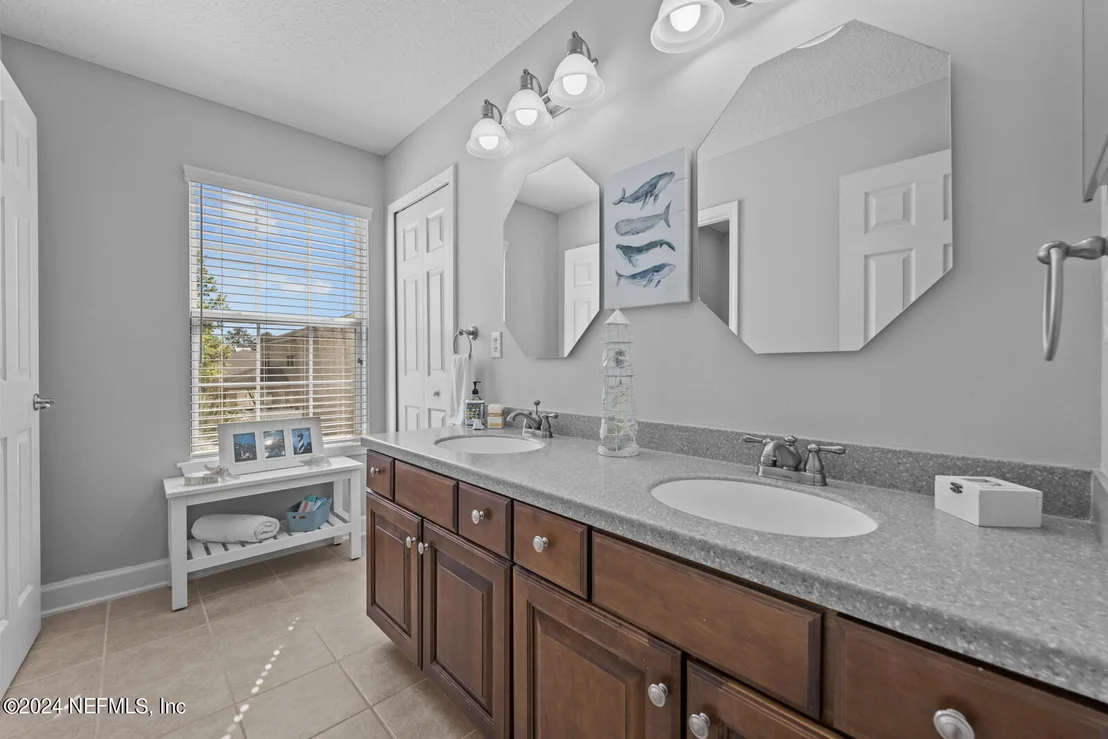 Photo of 712 CANDLEBARK Drive