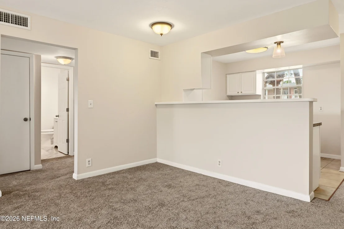 Photo of Unit 5A at 22 COMARES Avenue