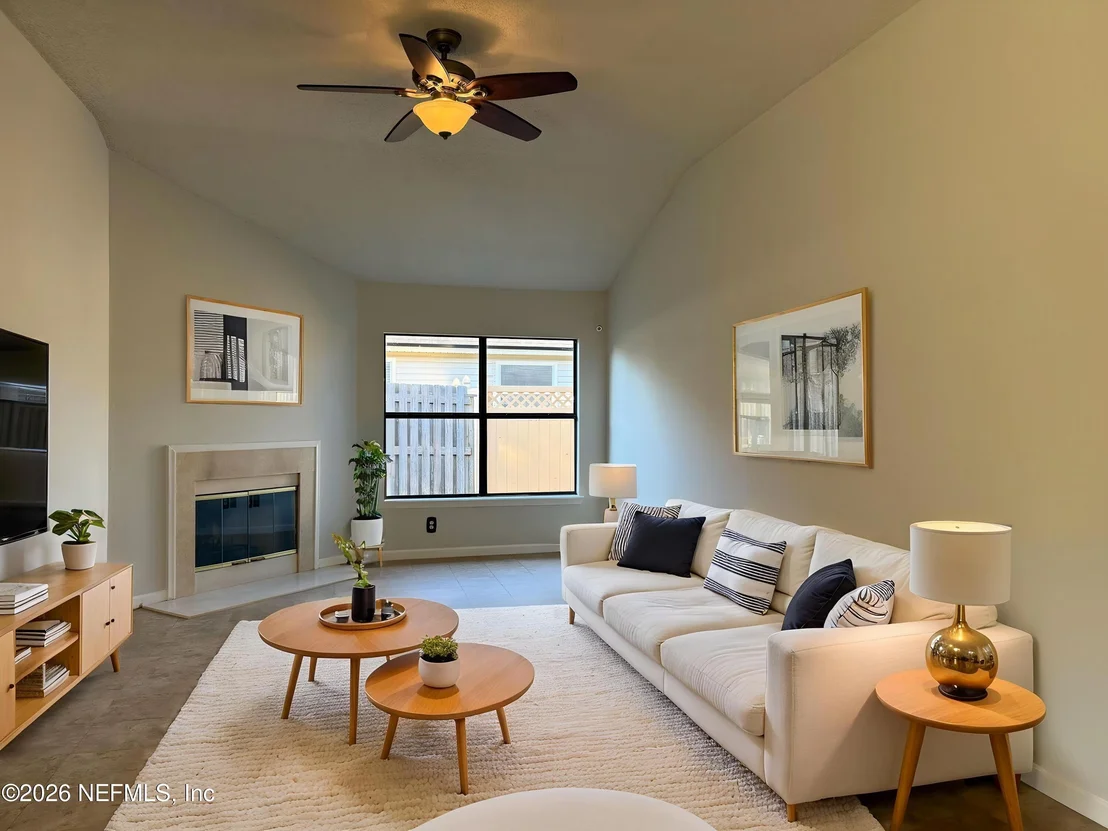 Photo of 585 THORNBERRY Road