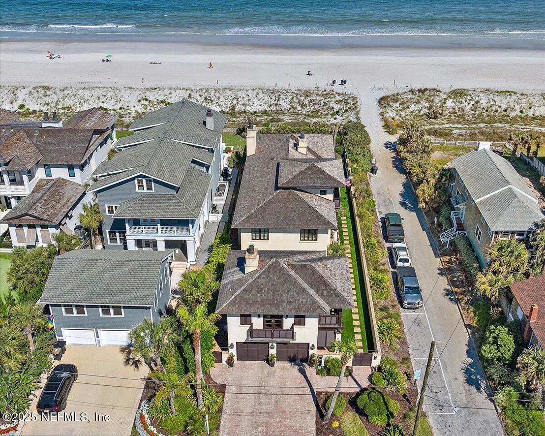 Photo of 1515 BEACH Avenue