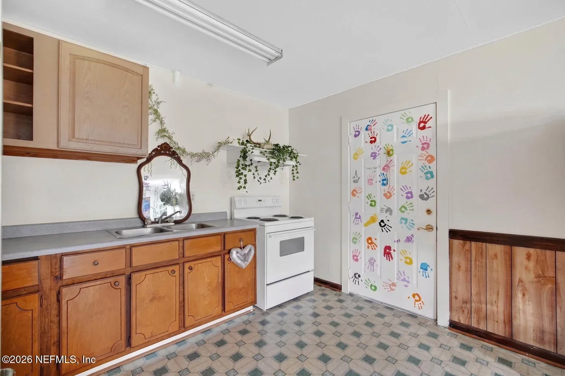 Photo of 7370 WOODWARD Road
