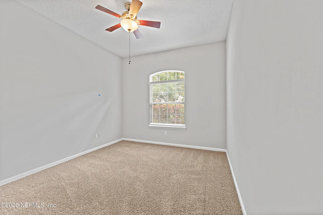 Photo of 153 OAK COMMON Avenue