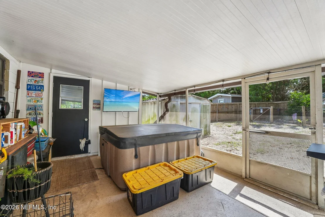 Photo of 472 SIGSBEE Road