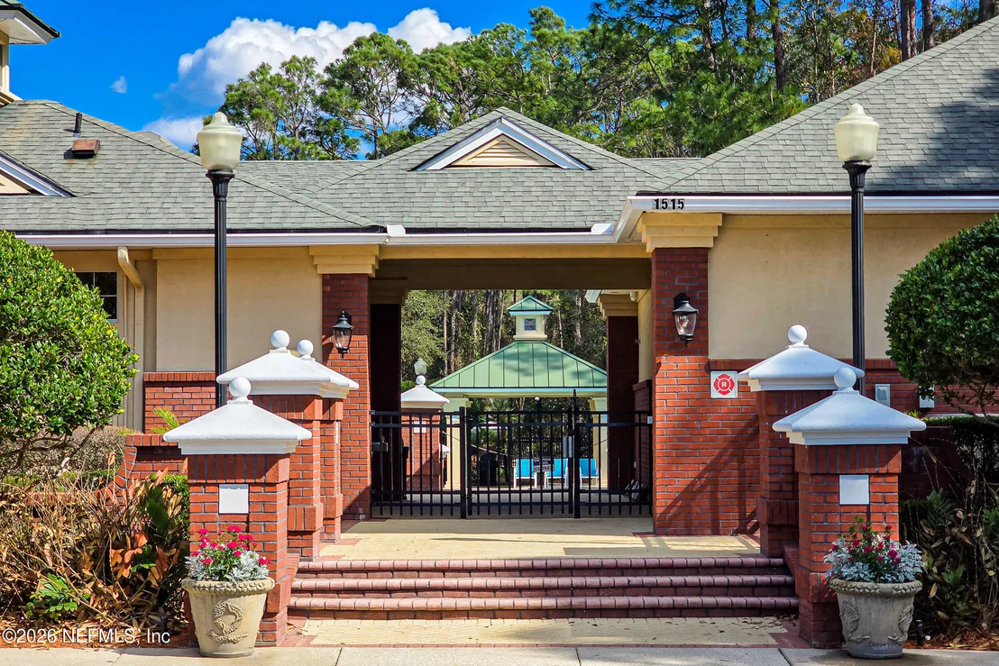 Photo of 2104 BLUFF VIEW Road