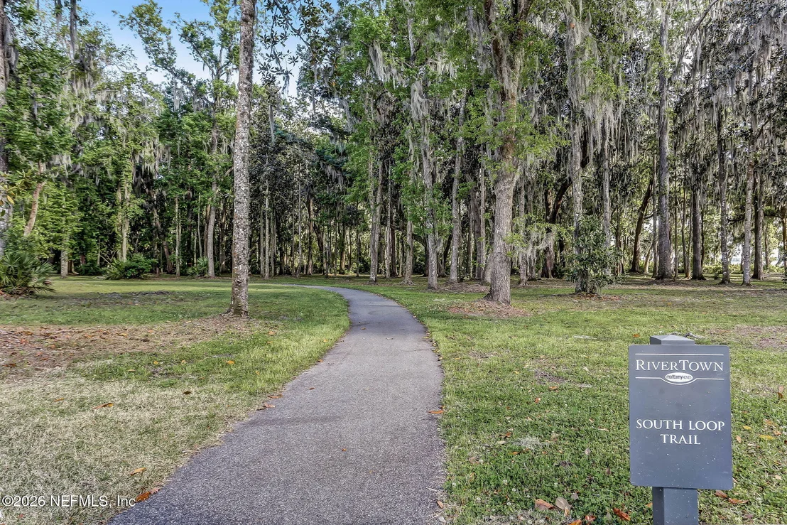 Photo of 225 CLOVERBROOK Road