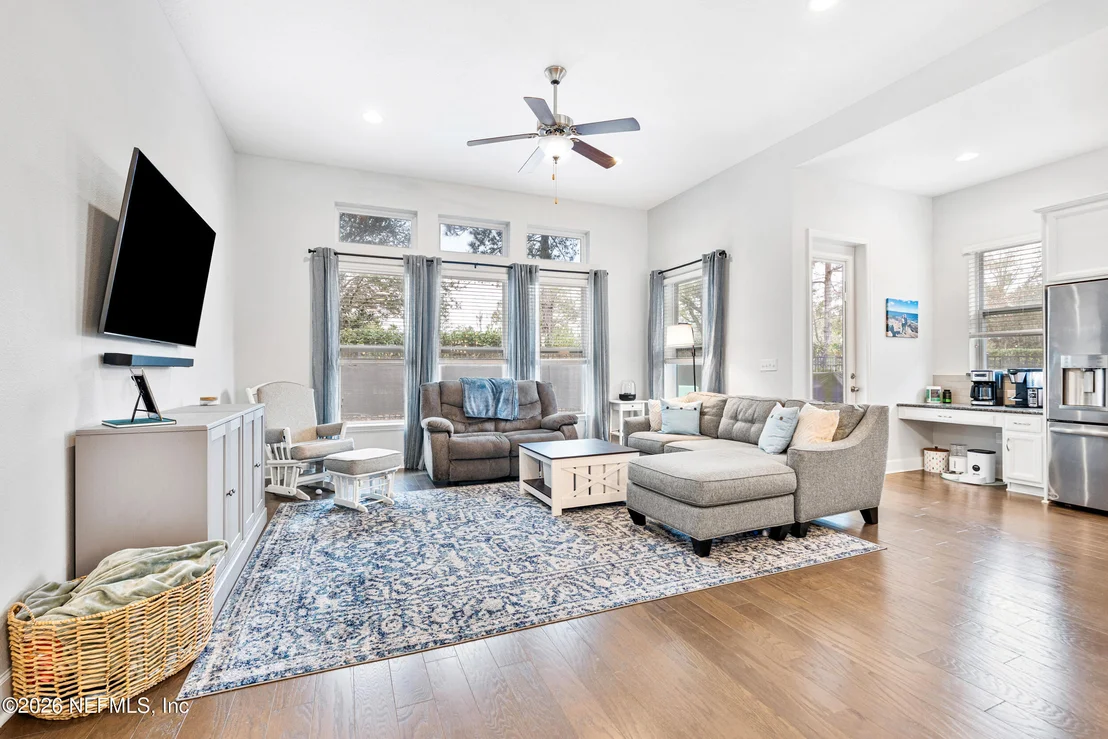 Photo of 55 PALISADE Drive
