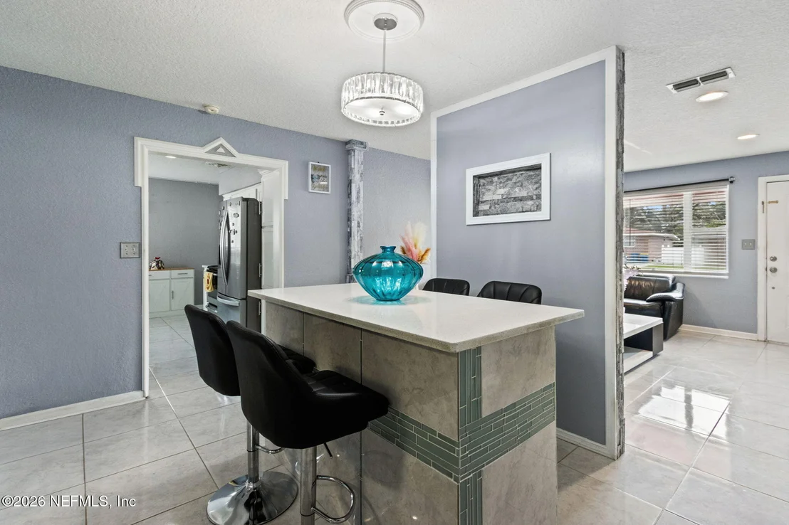 Photo of 2426 LIGUSTRUM Road