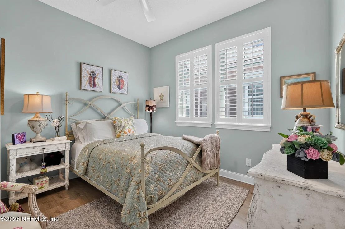 Photo of 136 ISLAND COTTAGE Way