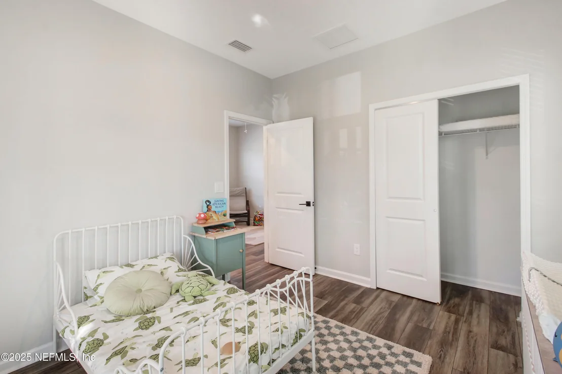Photo of 1245 WALNUT Street