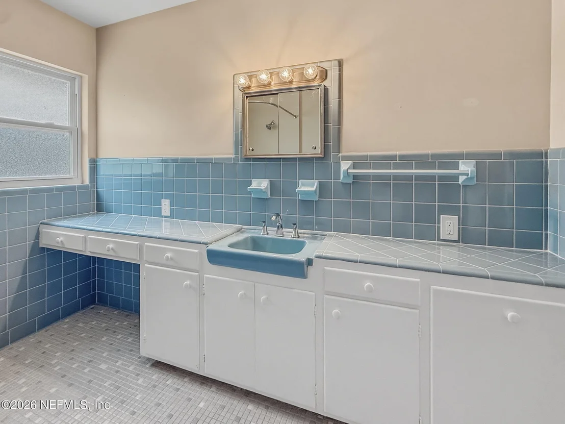 Photo of 477 DEL MONTE Drive