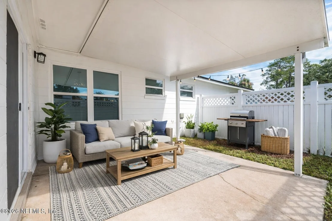Photo of 5676 FLAGSTAFF Road