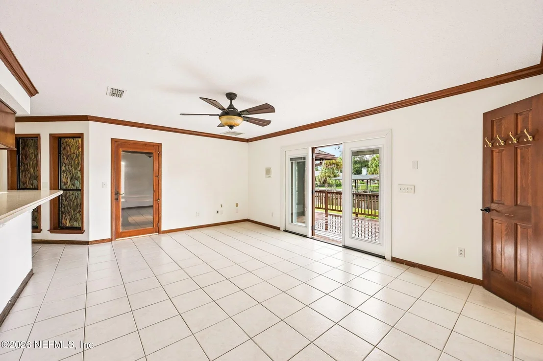 Photo of 331 OAK Drive S