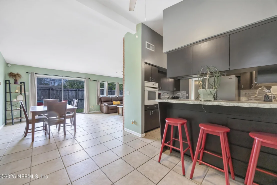 Photo of 1005 LAS ROBIDA Drive