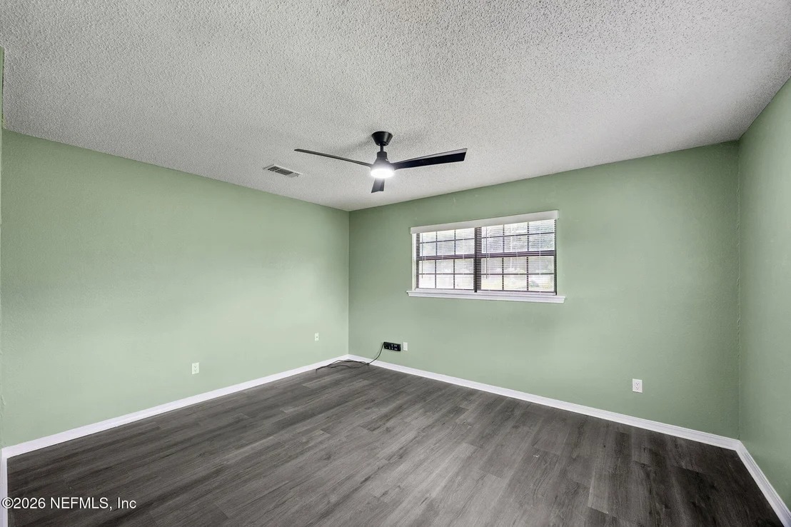 Photo of 1184 SURREY Glen