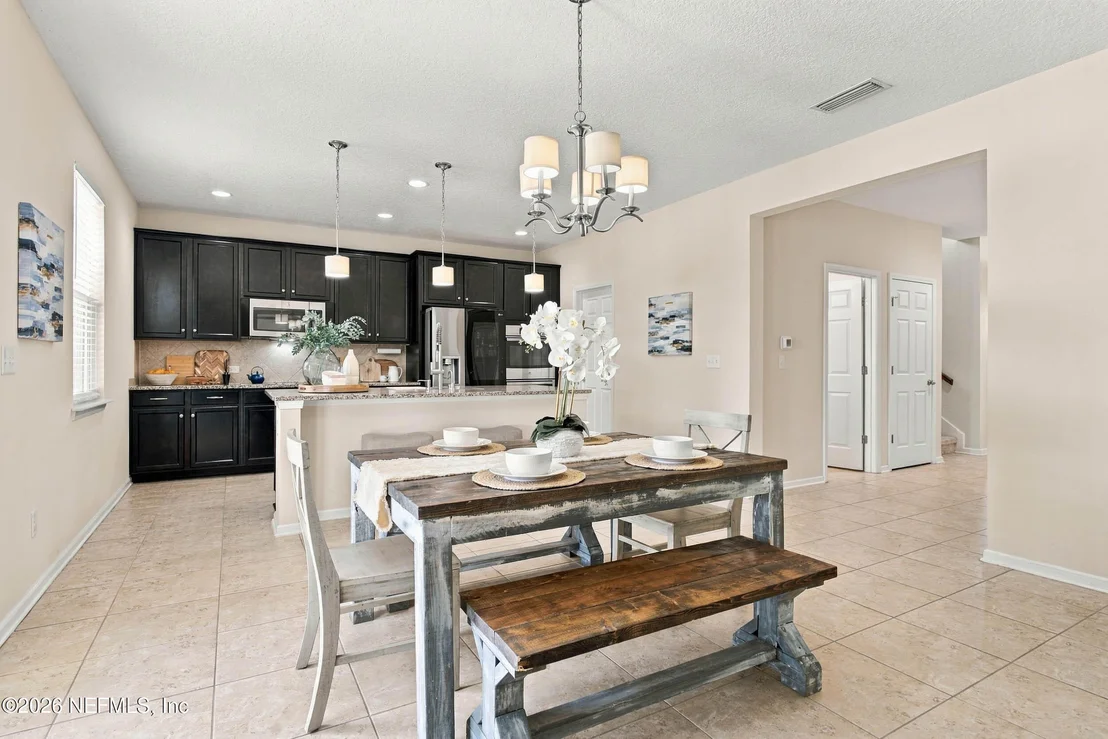 Photo of 219 DEERFIELD GLEN Drive