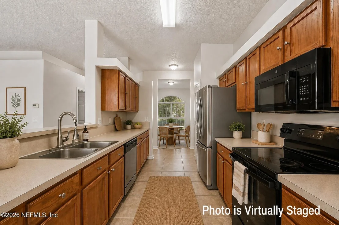 Photo of 476 HILLSIDE Drive