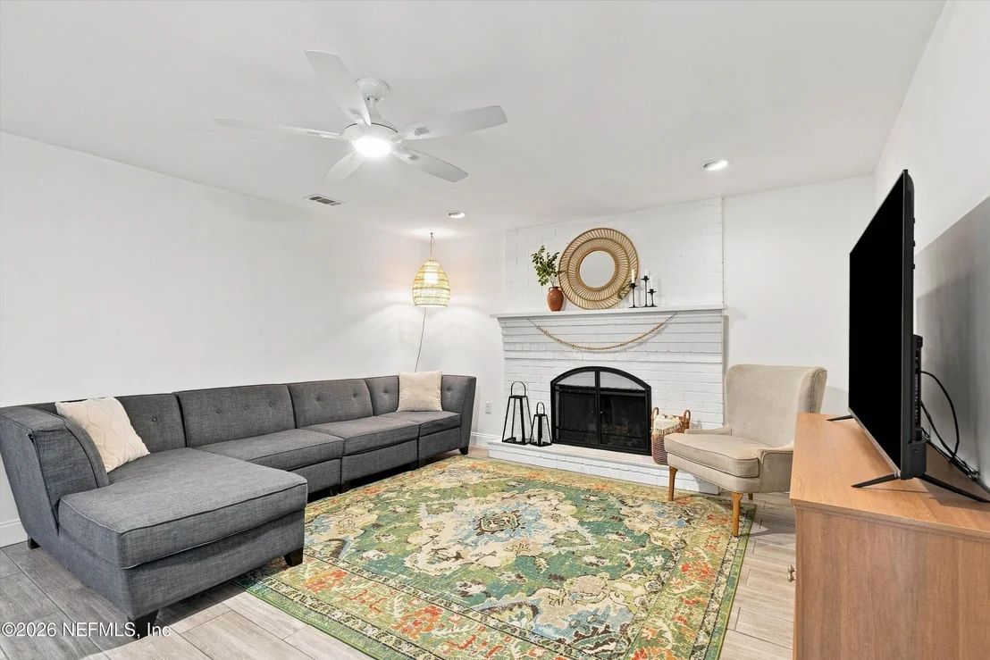 Photo of 1347 REDBUD Lane