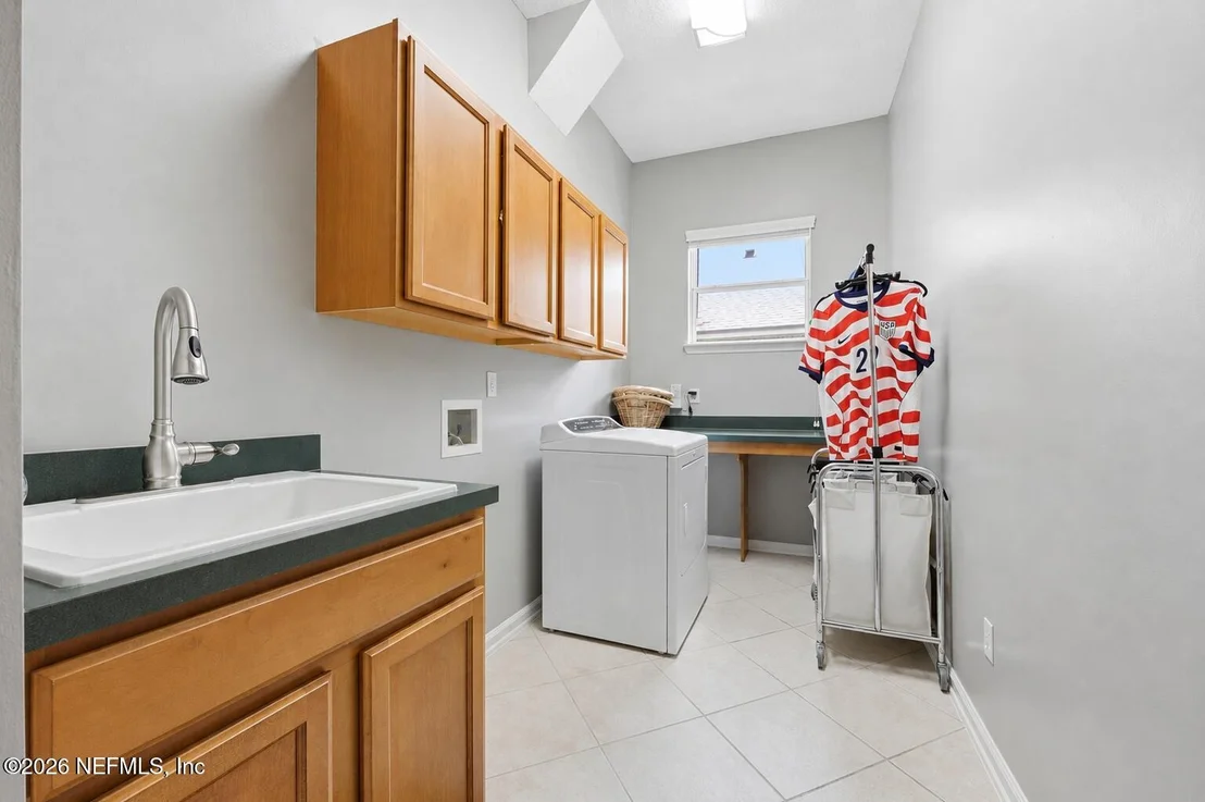 Photo of 828 RILEY Lane