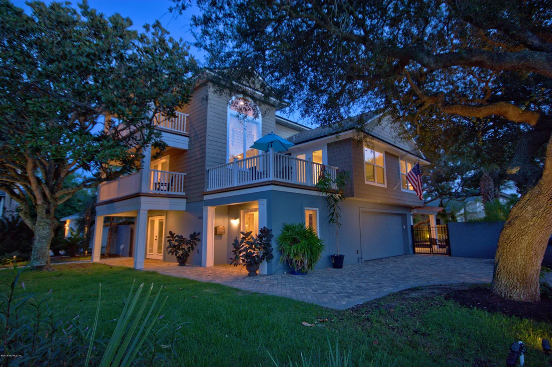 Photo of 150 12TH Street