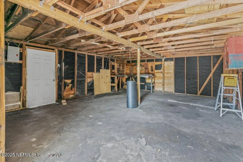 Photo of 2864 LEONID Road