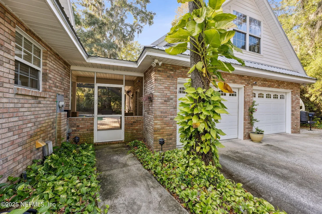 Photo of 97535 PIRATES POINT Road