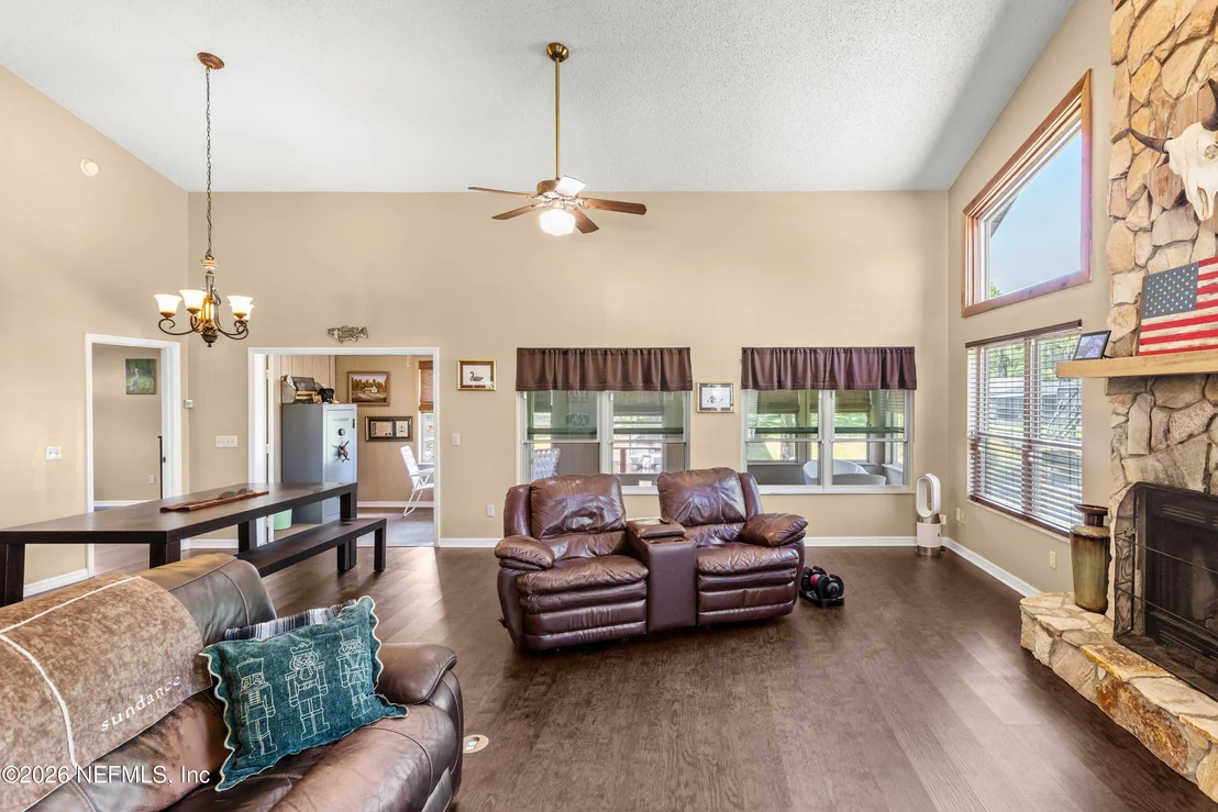 Photo of 5930 ISLAND Road