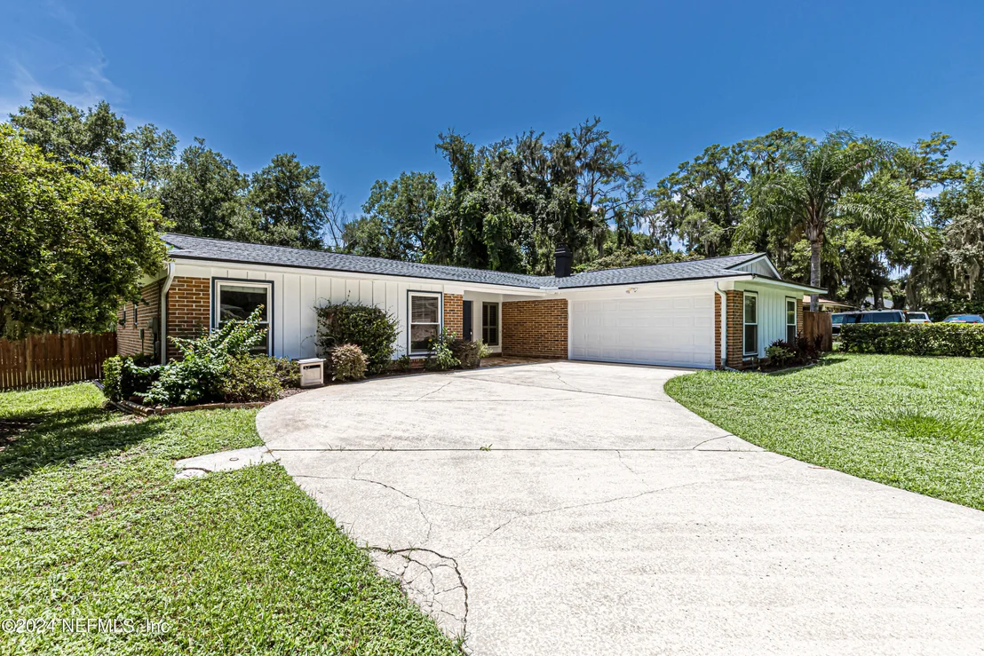 Photo of 2901 PACES FERRY Road S