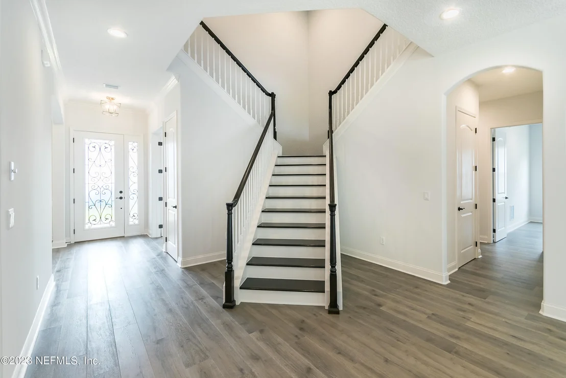 Photo of 261 YORKSHIRE Drive