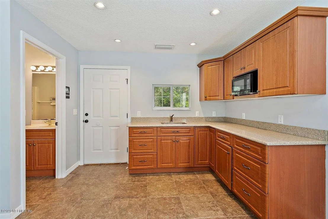 Photo of 8205 OAK BLUFF Road