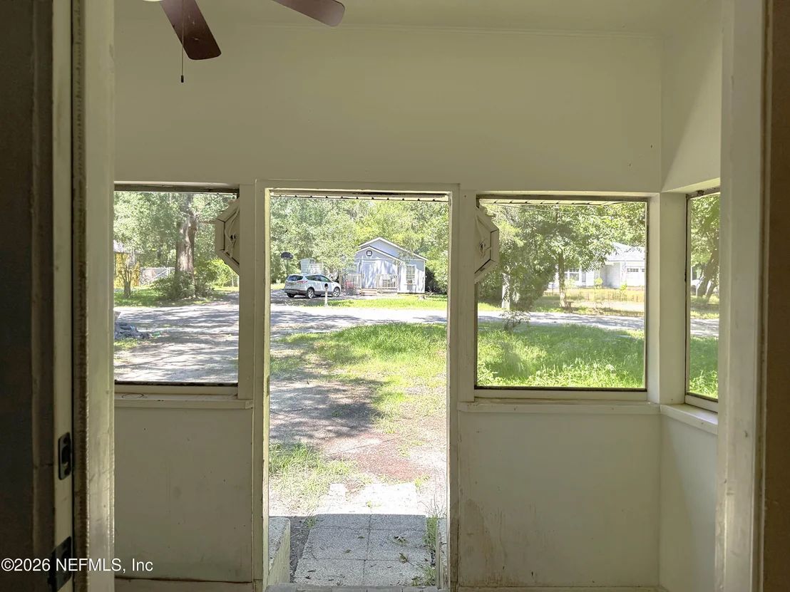 Photo of 1074 HOOD Avenue