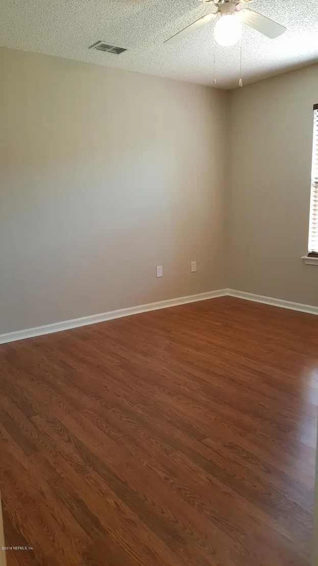 Photo of 8741 REDLEAF Court