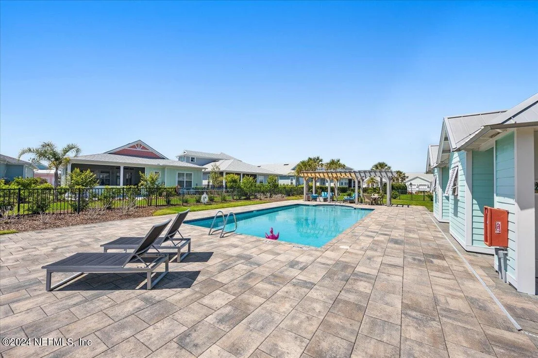 Photo of 92 OCEANVIEW Drive