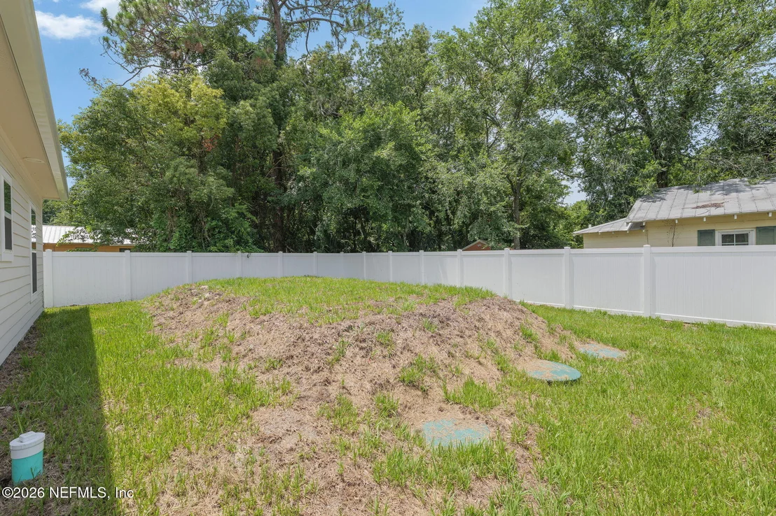 Photo of 688 MADEORE Street