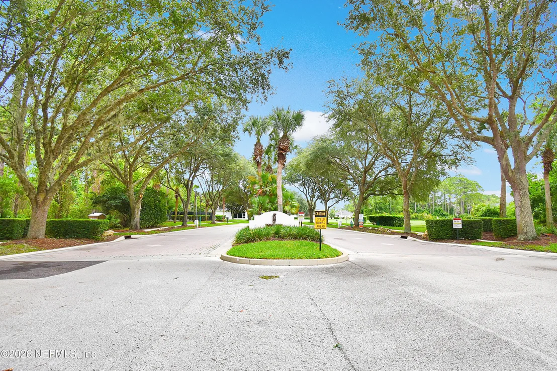 Photo of 561 BOXWOOD Place
