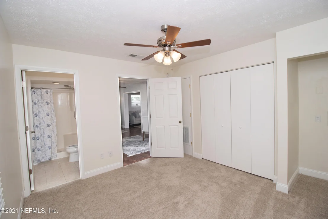 Photo of 645 PLAZA