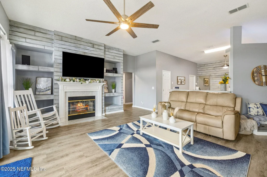 Photo of 14442 BASILHAM Lane