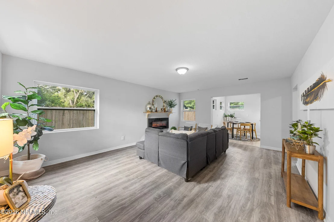 Photo of 3639 RENDALE Drive N