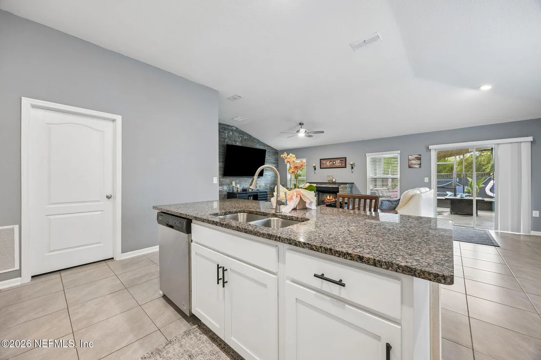 Photo of 86221 EXPRESS Court