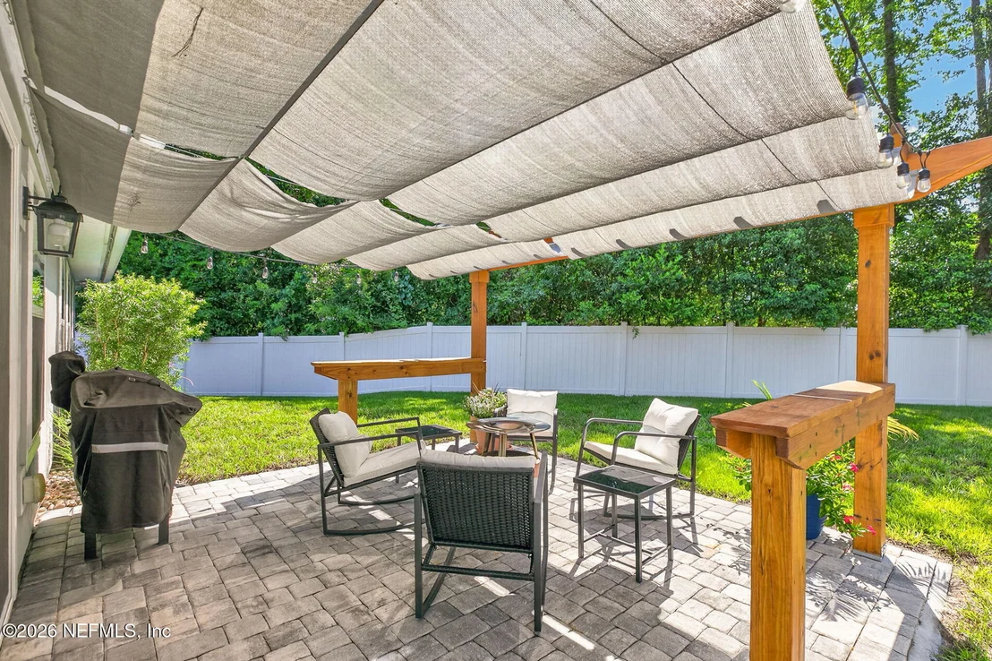 Photo of 6983 LORIS Lane
