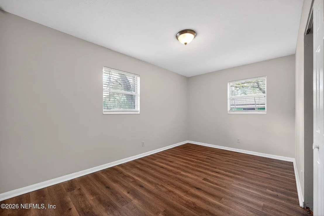 Photo of 8609 OAK LEAF Road