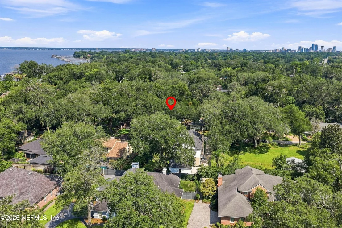 Photo of 1347 REDBUD Lane