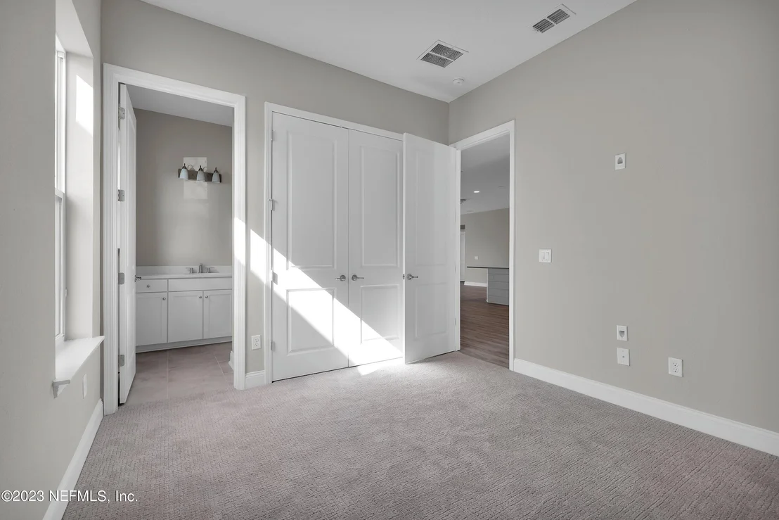 Photo of 162 LOMOND Court