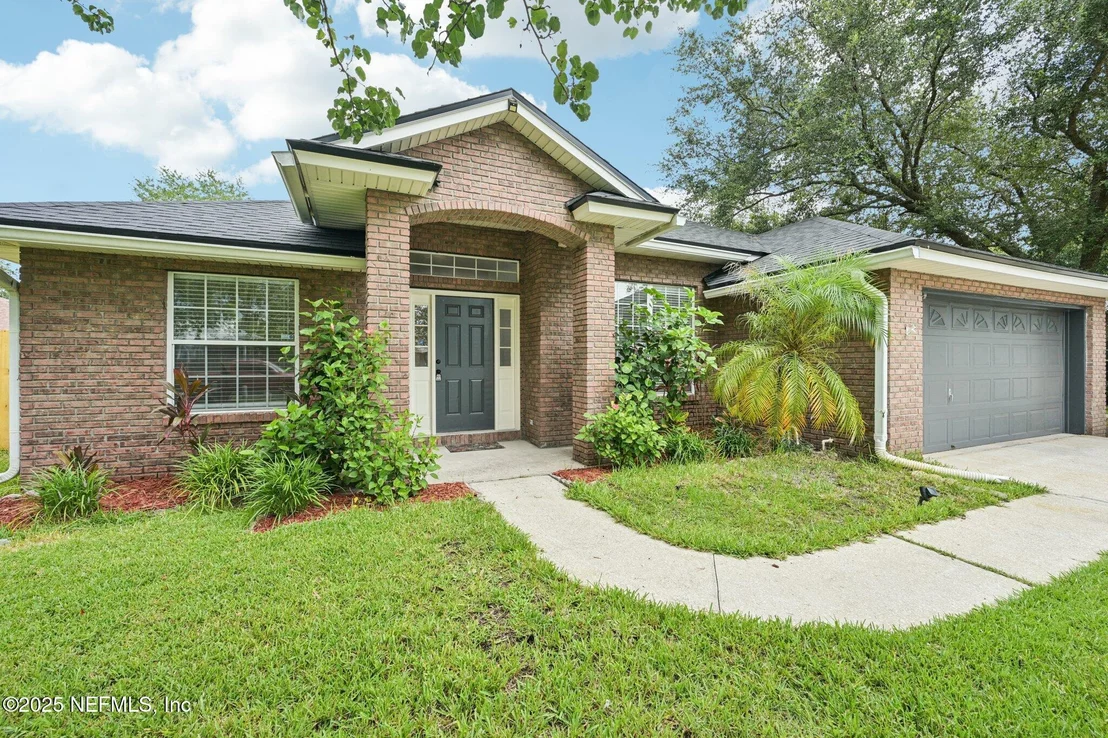 Photo of 8761 REDLEAF Court