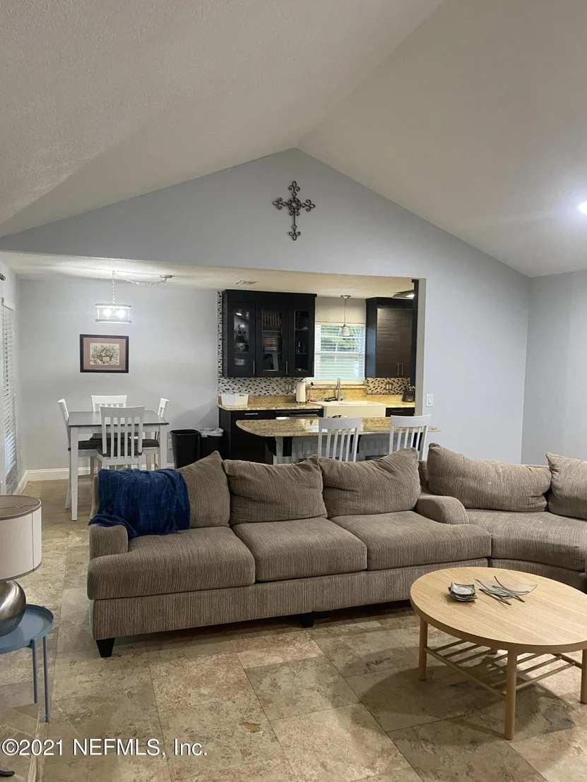 Photo of 205 BLAKELEY Court